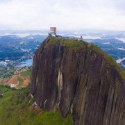 De Medellín: Excursão de 1 Dia a Guatapé c/ Piedra del Peñol