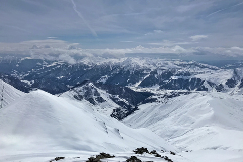 Ab Tiflis: Tour nach Kazbegi, Stepantsminda und GudauriAb Tiflis: Kazbegi, Stepantsminda & Gudauri – Private Tour