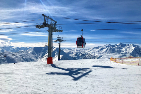 Kazbegi e Gudauri: tour da TbilisiKazbegi, Stepantsminda e Gudauri: tour privato