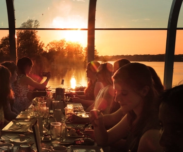 Kingston : Dîner-croisière au coucher du soleil