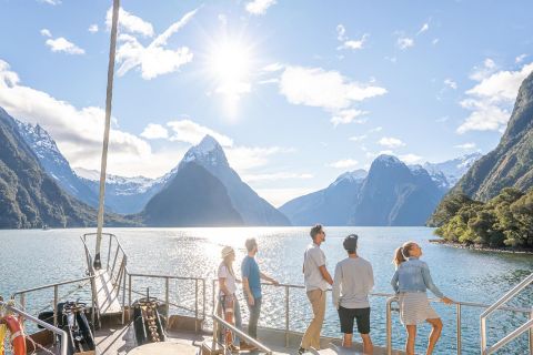 Milford Sound: Coach and Cruise Day Trip From Queenstown