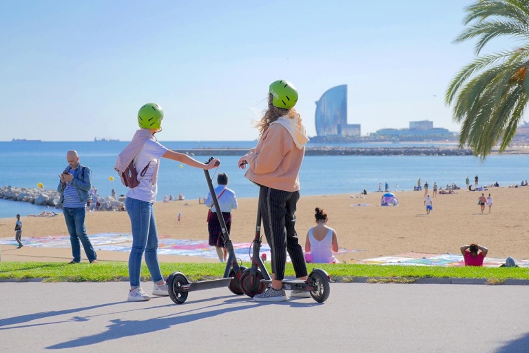 Barcelone: visite en scooter électriqueVisite privée en scooter électrique de 2 heures