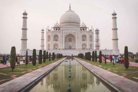 Van Delhi: Full-Day Taj Mahal Tour met de autoTaj Mahal Tour met auto, gids en toegangsprijzen