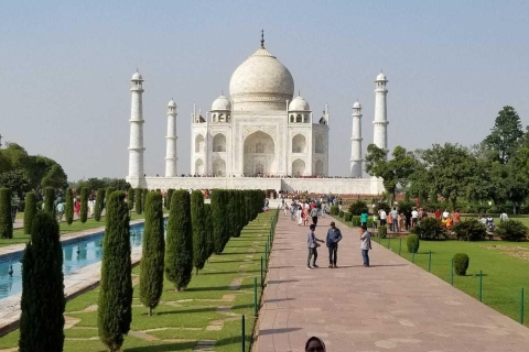 Desde Delhi: excursión de día completo al Taj Mahal en cocheTaj Mahal Tour con coche, guía, almuerzo y entradas