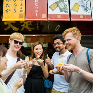 Tokyo: Tsukiji Fish Market Street Food Tour with Tasting