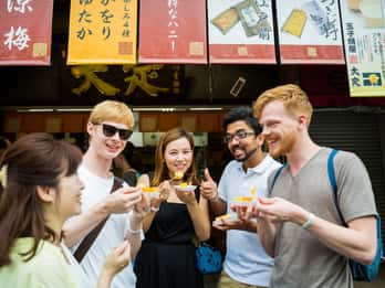 Tsukiji Fish Market Food Walking Tour with 5 Tastings