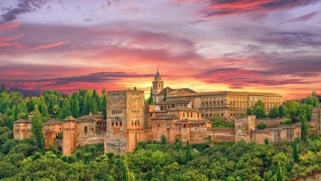 Visit Granada Alhambra and Generalife Gardens Experience Tour in Picos de Europa, Spain