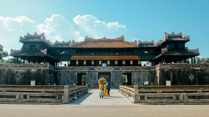 chan may port selfguided hue city tour by private car