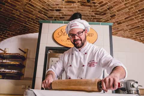 Vienna: Strudel Show with Tasting at Schönbrunn Palace