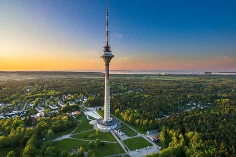 tallinn besuch des fernsehturms mit sektgenuss