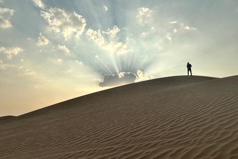 Safári de luxo com pernoite no deserto em Salalah