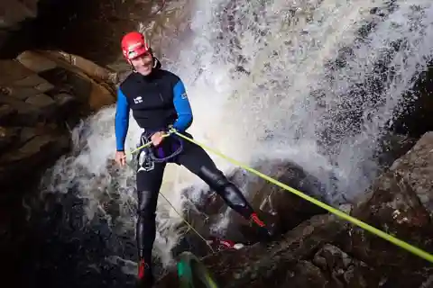 Perthshire: Entdecke das Bruar Canyoning Erlebnis