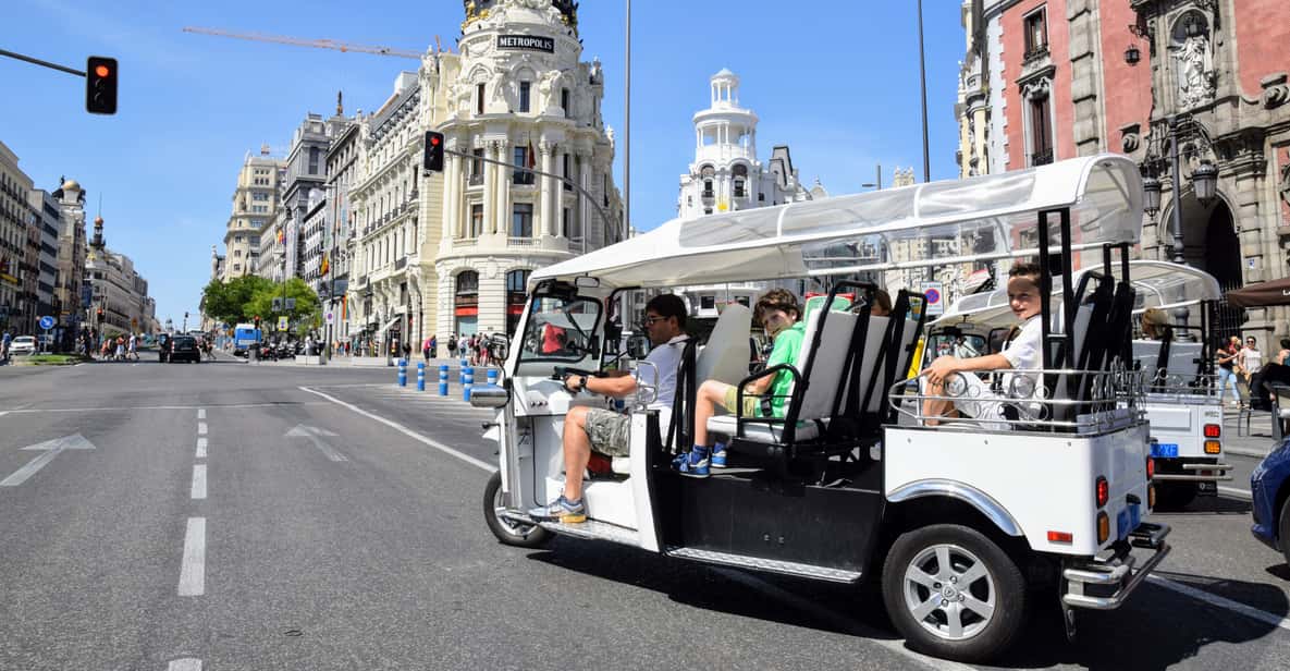 Madrid: Sightseeing Tuk-Tuk Tour for up to 4 People