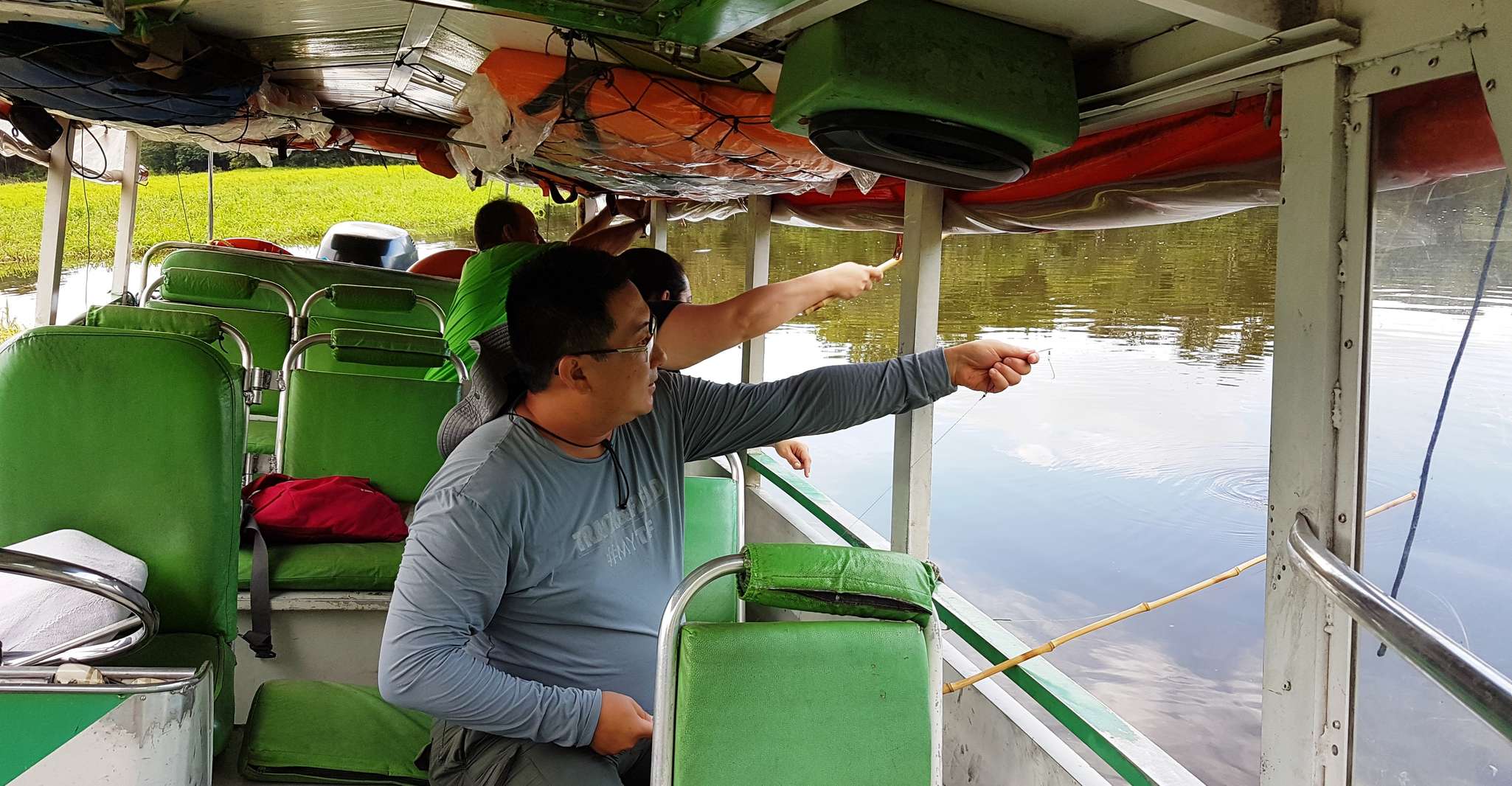 Manaus, Piranha Pêche et Alligator Regarder le soir - Hizvo