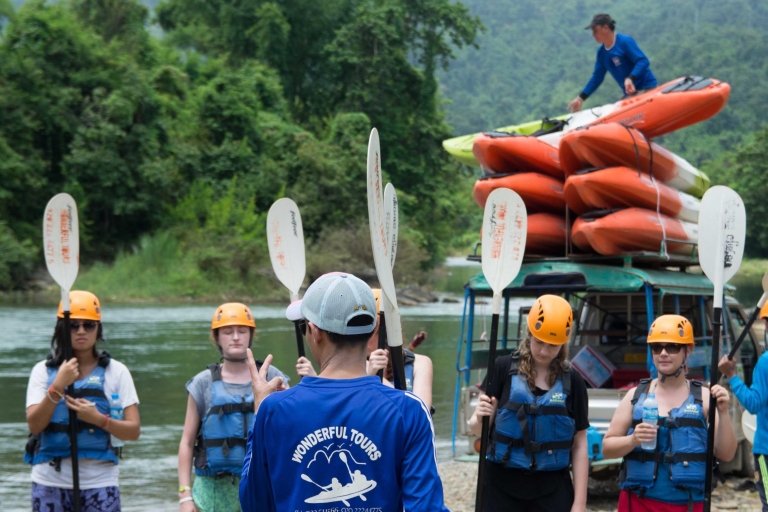 Vang Vieng : Kayak et spéléologie avec tyrolienne/lagon bleuVisite de la grotte de Tham Nam avec Blue Lagoon 1 et tyrolienne