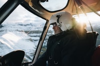 Von Clearwater, Canadian Rockies Helicopter & Snowshoe Tour - Hizvo