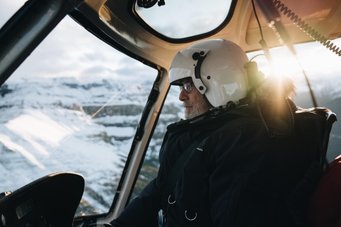 Rocosas Canadienses: Excursión invernal en helicóptero y con raquetas de nieveVuelo de 55 minutos en helicóptero y aventura de 1 hora con raquetas de nieve