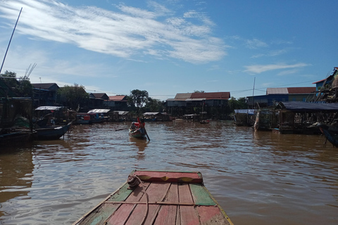 Siem Reap: Tonle Sap Lake & Floating Village Tour Tour in a Tuk Tuk