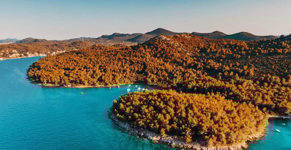 Zadar: Halbtägiger Bootsausflug mit Getränken und Schnorcheln