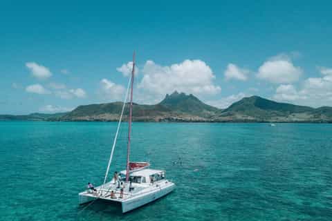Trou D'eau Douce: Catamaran Cruise to lle aux Cerfs