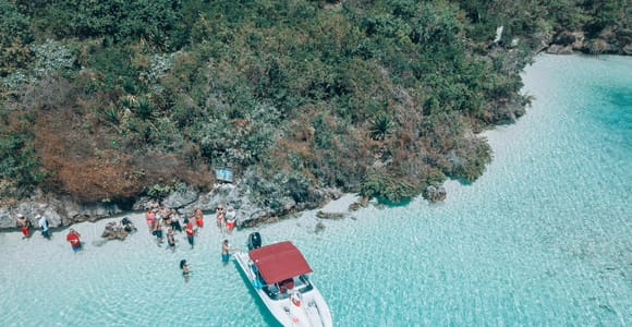 Trou d&#39;Eau Douce: 5-Island Adventure with BBQ & Snorkeling