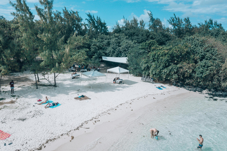 Trou d'Eau Douce: Southeast Coast Island Adventure