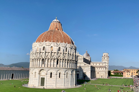 Desde La Spezia: excursión en tierra de ida y vuelta al crucero de PisaTraslado y recorrido a pie por la ciudad de Pisa