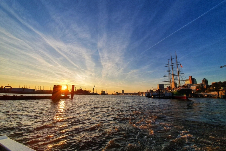 Hamburg: Private Harbor Tour by Boat 1.5 to 2-Hour Private Harbor Tour by Boat