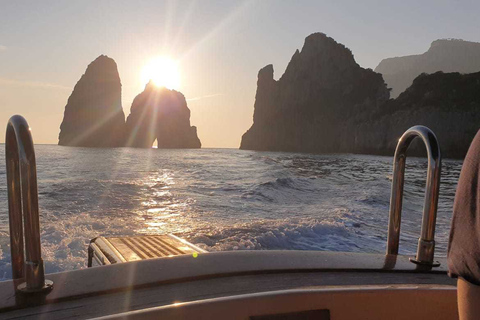 Experiência privada do pôr do sol em Capri a partir de Sorrento