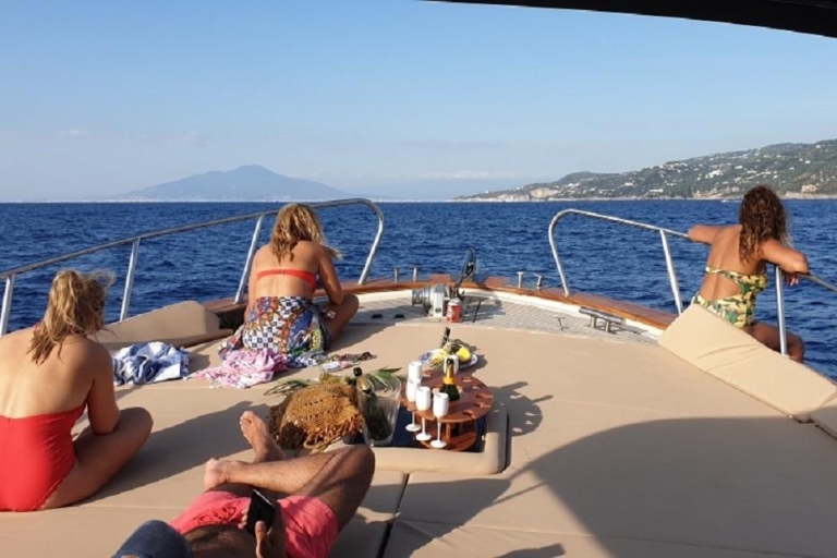 De Sorrente : excursion privée d'une demi-journée en bateau à CapriOption standard
