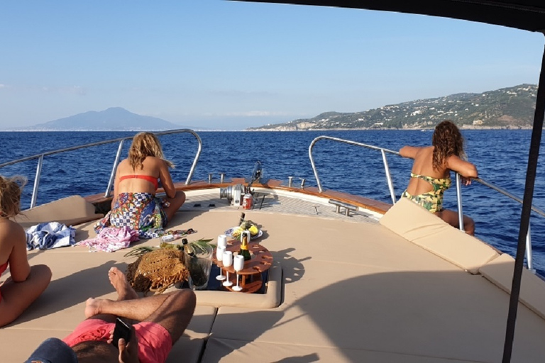 De Sorrente : excursion privée d'une demi-journée en bateau à CapriOption standard