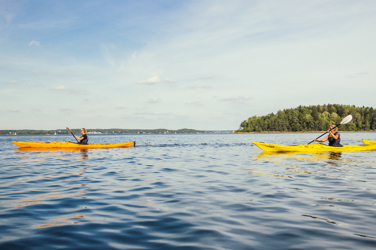 Sztokholm: Wycieczka kajakiem po archipelagu wysp i piknik na świeżym powietrzuPółdniowa wycieczka kajakowa z Outdoor Fika