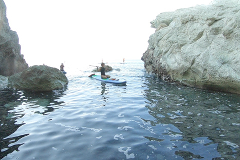 Santorini: avventura di stand-up paddle e snorkelingSantorini: Stand Up Paddle e Snorkel Adventure