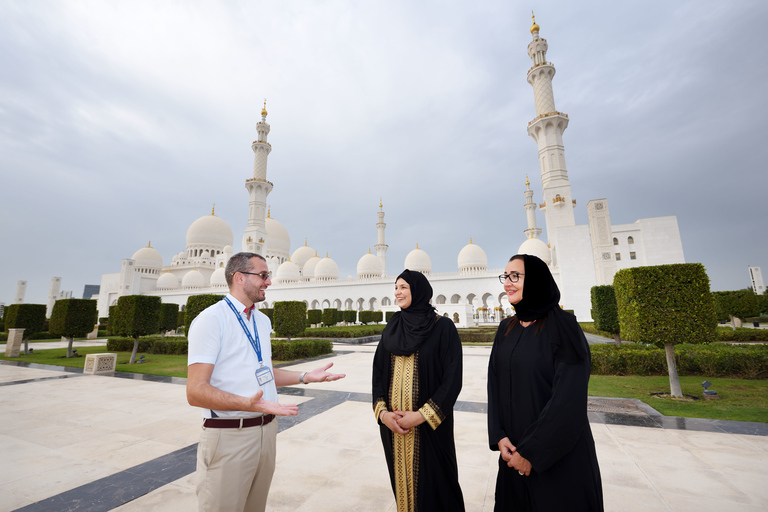 从迪拜出发：全天城市游，包括谢赫扎耶德大清真寺和卡斯尔阿尔瓦坦。从迪拜出发阿布扎比古迹和 Qasr Al Watan 之旅