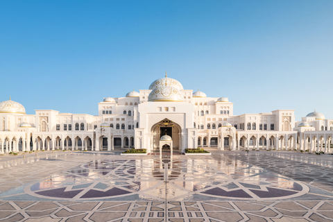 从迪拜出发：全天城市游，包括谢赫扎耶德大清真寺和卡斯尔阿尔瓦坦。从迪拜出发阿布扎比古迹和 Qasr Al Watan 之旅