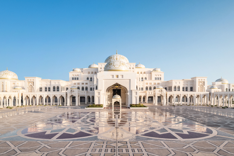 从迪拜出发：全天城市游，包括谢赫扎耶德大清真寺和卡斯尔阿尔瓦坦。从迪拜出发阿布扎比古迹和 Qasr Al Watan 之旅