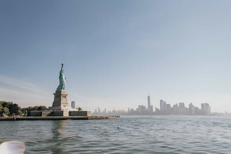 New York Frihedsgudinden og Ellis Island tidlig tur GetYourGuide
