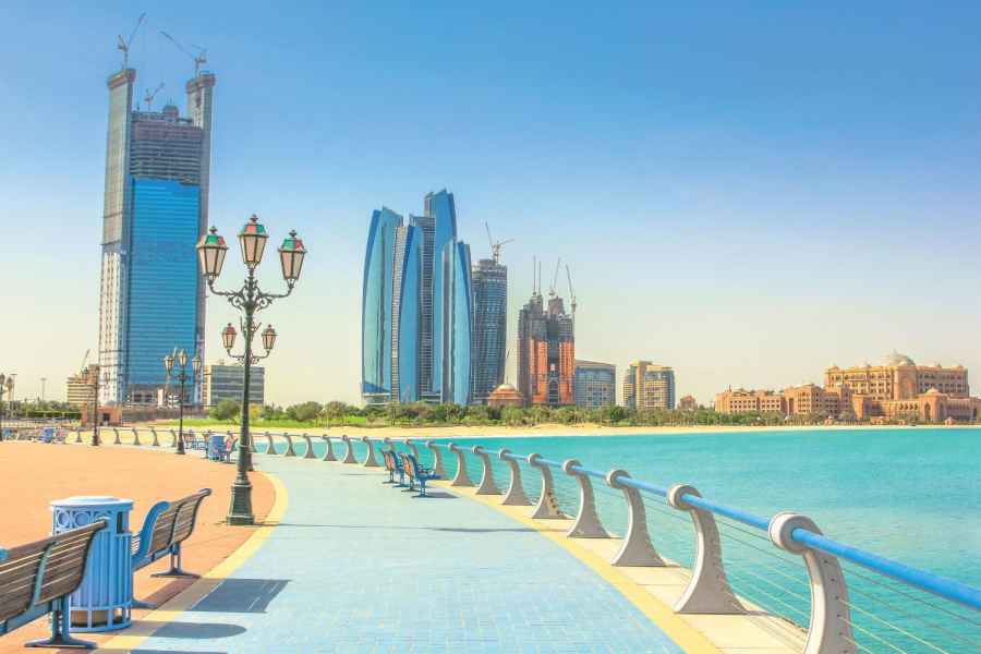 Ab Dubai: Tagestour nach Abu Dhabi & optionales Mittagessen