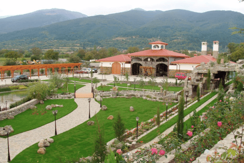 Desde Sofía: Rose Valley Tour y sitio de la UNESCO Kazanlak