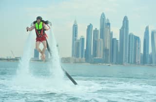 Dubai: sessione di Water Jetpack alle Palm Islands