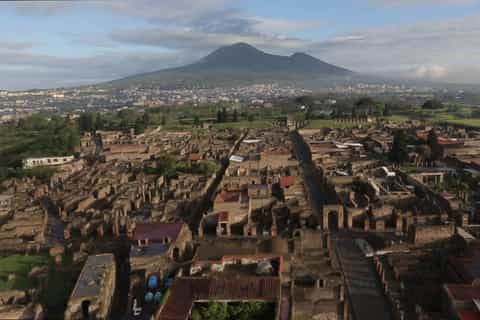 Ab Neapel: Tour nach Pompeji, Herculaneum und zum Vesuv