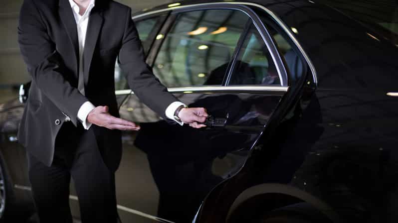Jeddah: Private 1-Way or Round-Trip Airport Transfer