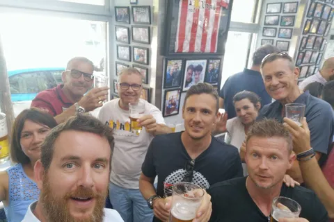 Barcelona: Tapas Crawl full meal & drinks all included