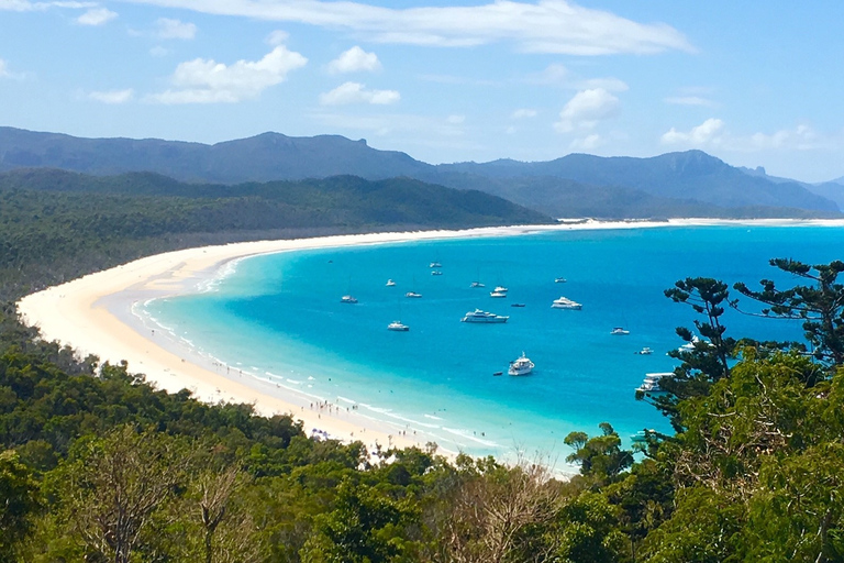 Airlie Beach: Whitehaven Beach BBQ &amp; Hill Inlet AdventureAirlie Beach: North &amp; South Whitehaven Beach Experience