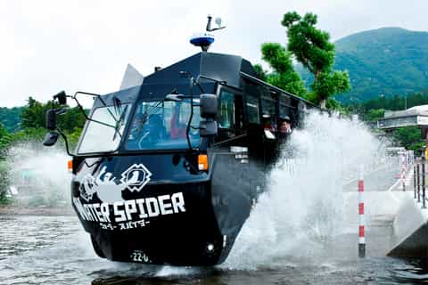 hakone bus turistico anfibio