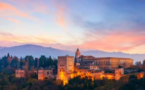 Granada: Alhambra Guided Tour with Nasrid Palaces & Gardens