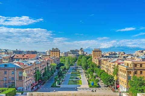 Explore a capital Yerevan em uma excursão de meio diaOpção Padrão