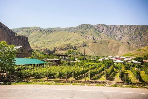 Desde Ereván: trekking y cata de vinos