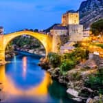 Da Dubrovnik: Escursione di un giorno a Mostar e alle cascate di Kravica