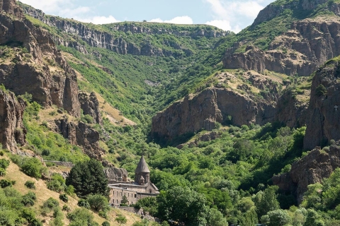 Discover Geghard Monastery and Garni temple, half-day trip Standard Option